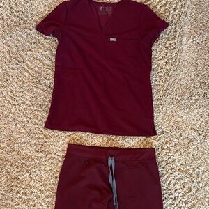 Figs Maroon scrub Set (top size xs bottoms size s)